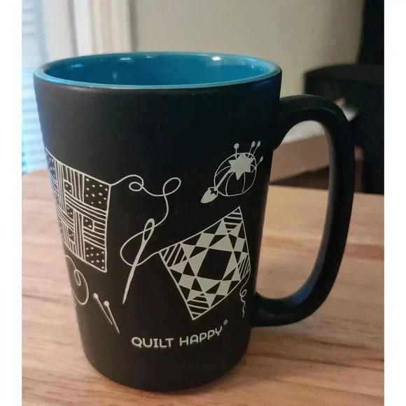 Quilt Happy Scribbles Coffee Mug 12 Ounces‎ Black Mug Blue Inside Quilter Gift - Picture 1 of 2